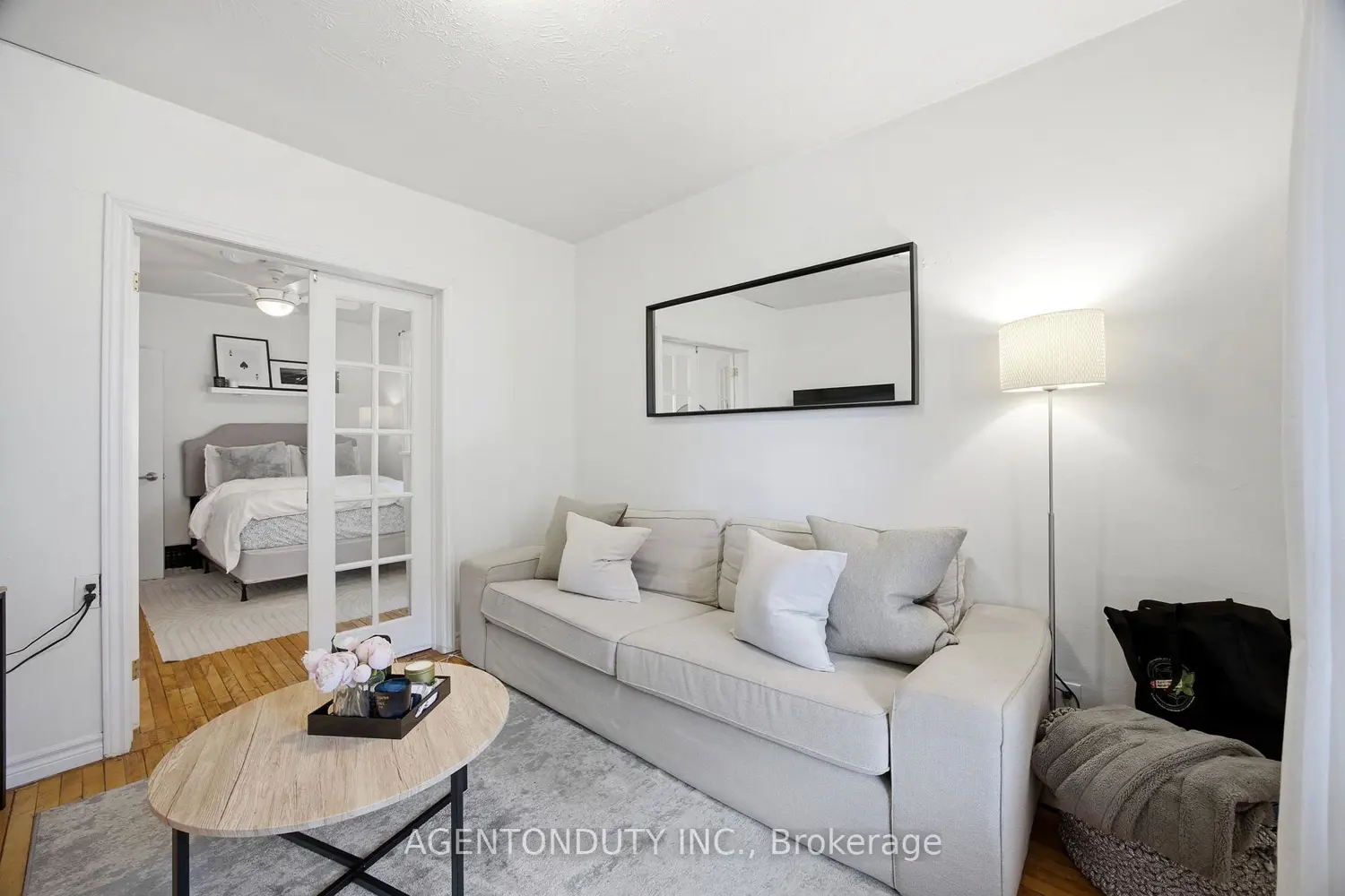 51 Perth Avenue photo 2