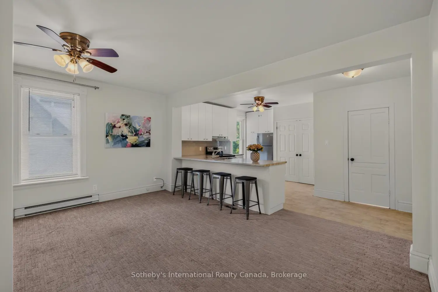 128 Douglas Street photo 2