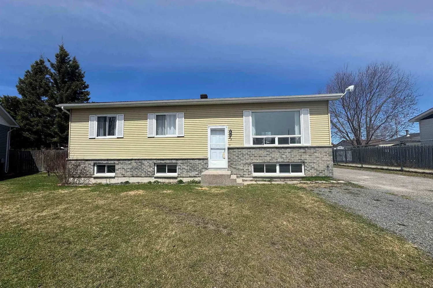 25 Brooks Street photo 2