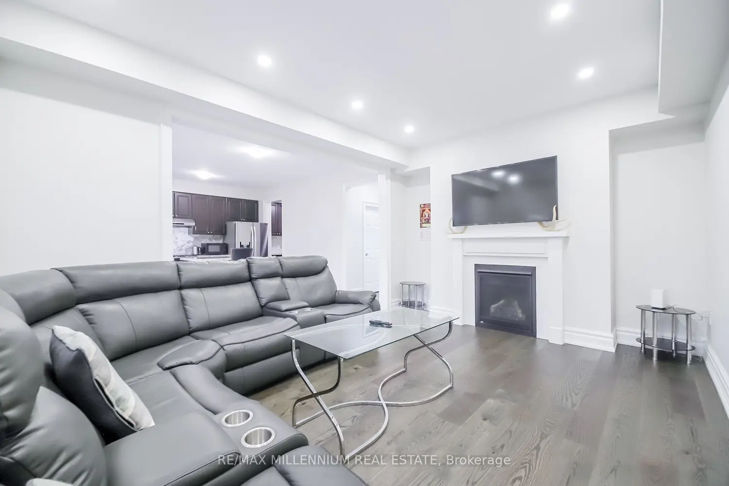 47 Douglas Kemp Crescent photo 4