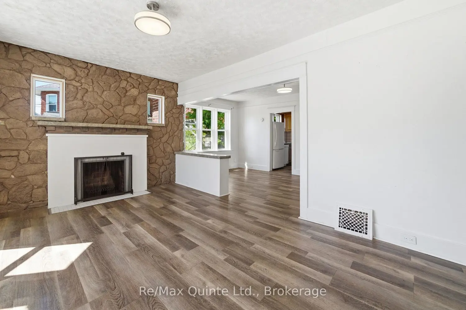 8 Dunbar Street photo 5