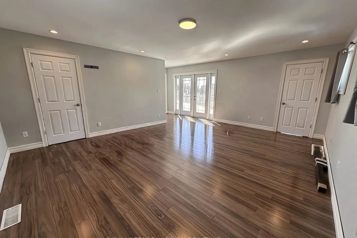 123 Christie Place photo 4