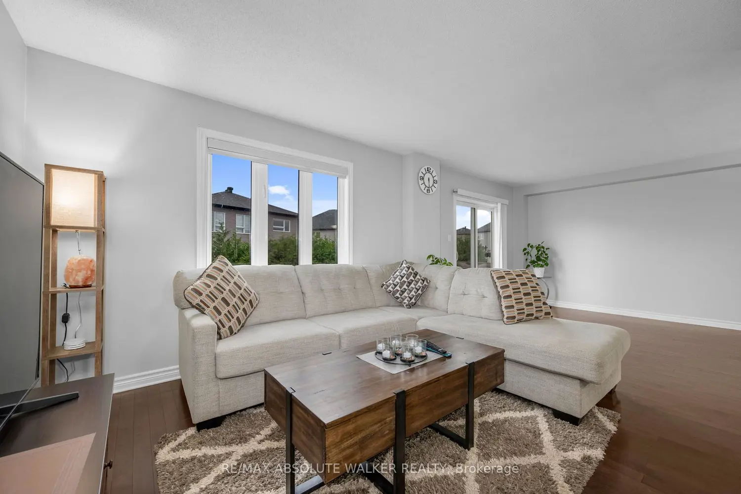 281 Sterling Avenue photo 5
