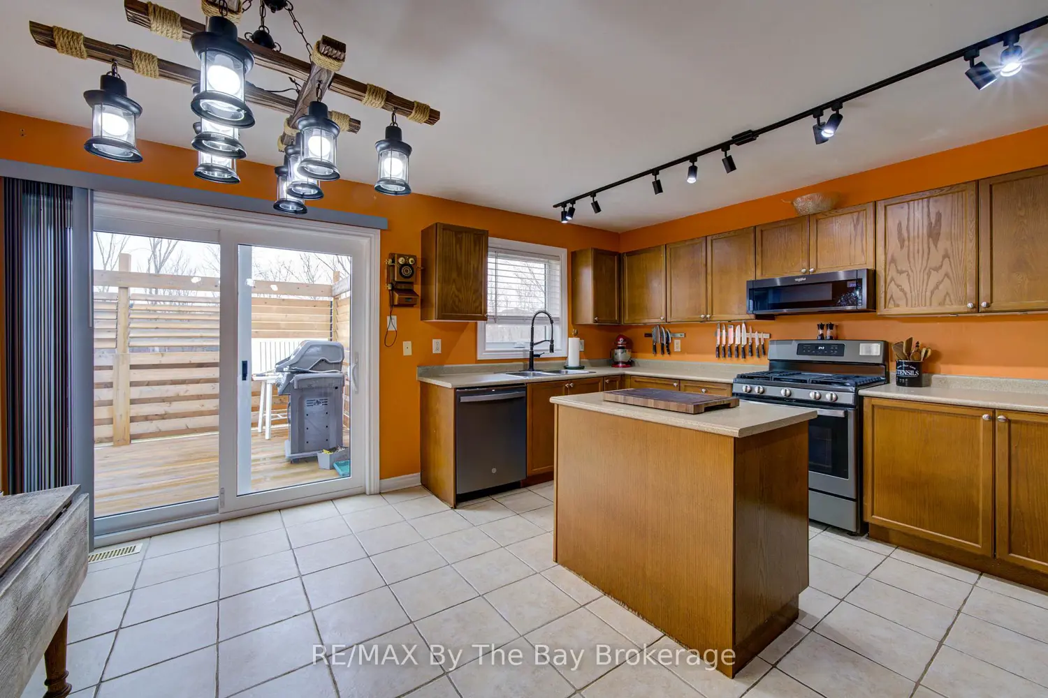 229 Atkinson Street photo 4