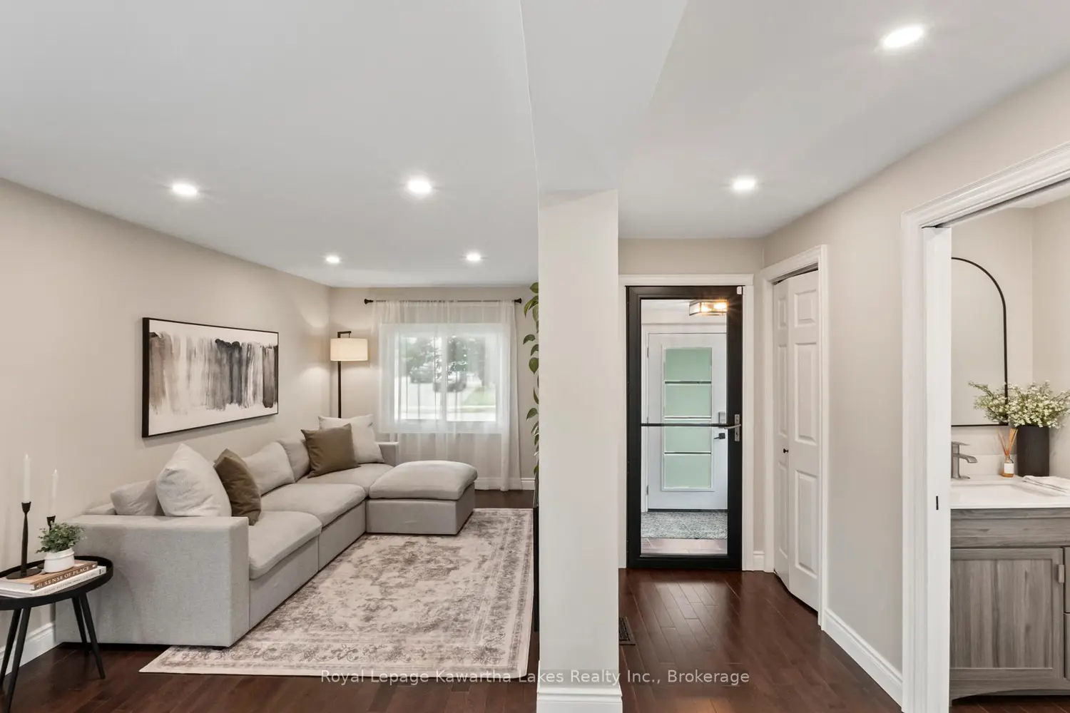 32 Simcoe Street photo 3