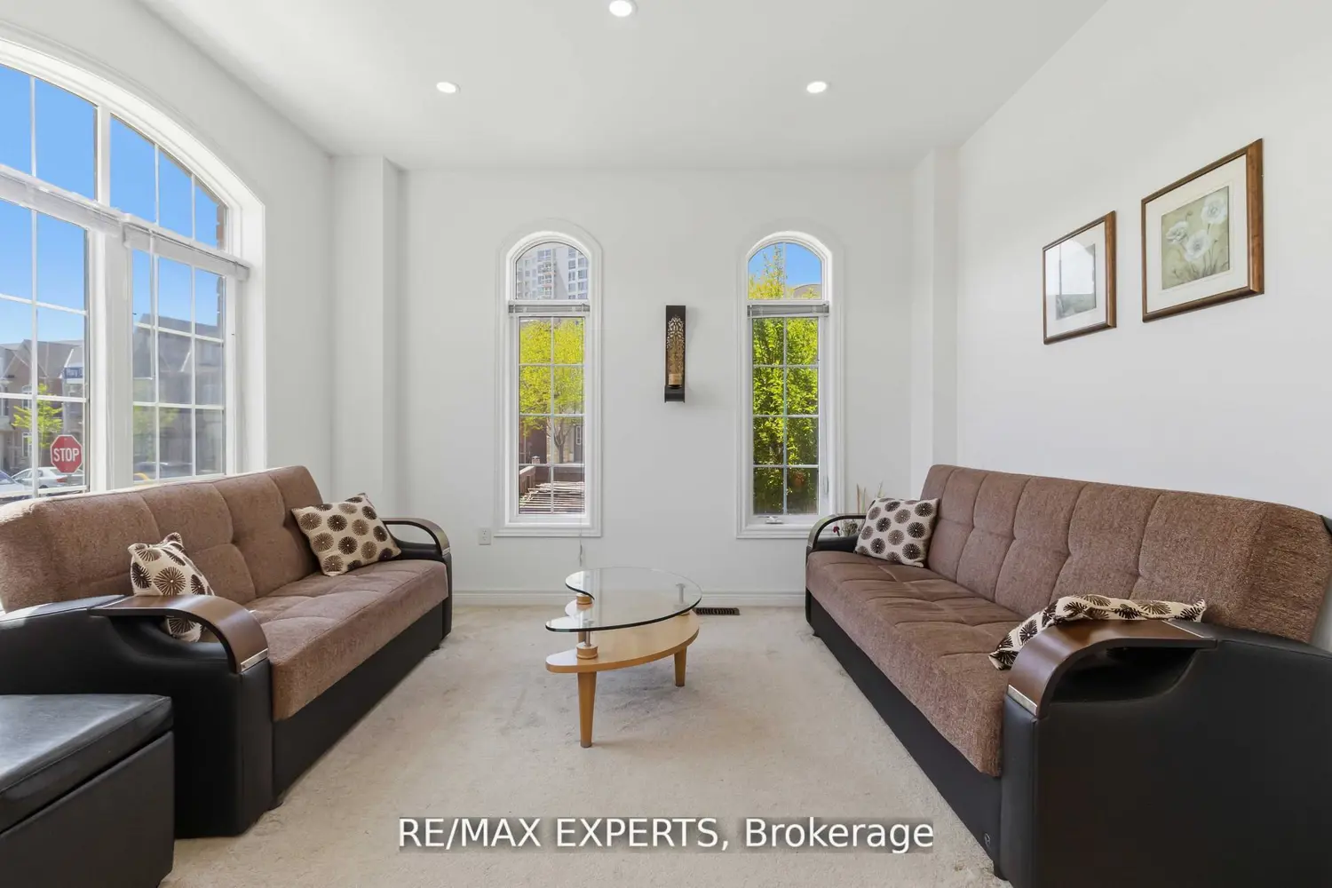 245 Isaac Devins Boulevard photo 5