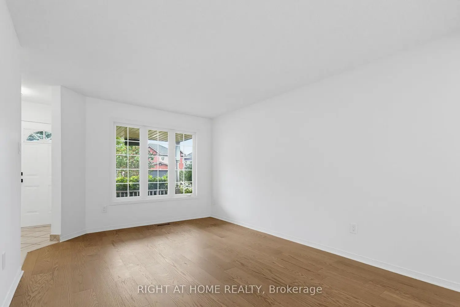 1087 Augustus Drive photo 5