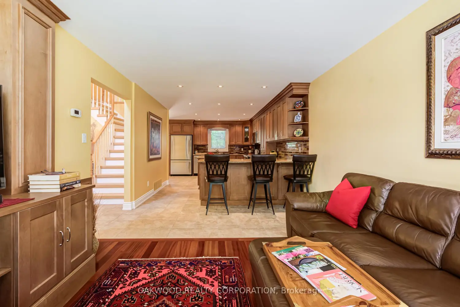 486 Greenock Drive photo 2