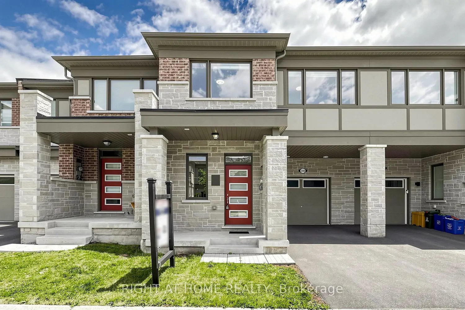 3209 Chimney Swift Crescent photo 2