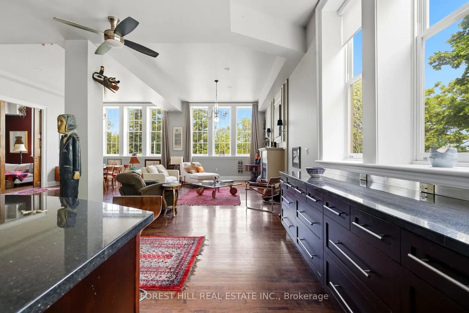 72 Pine Street 301 photo 3