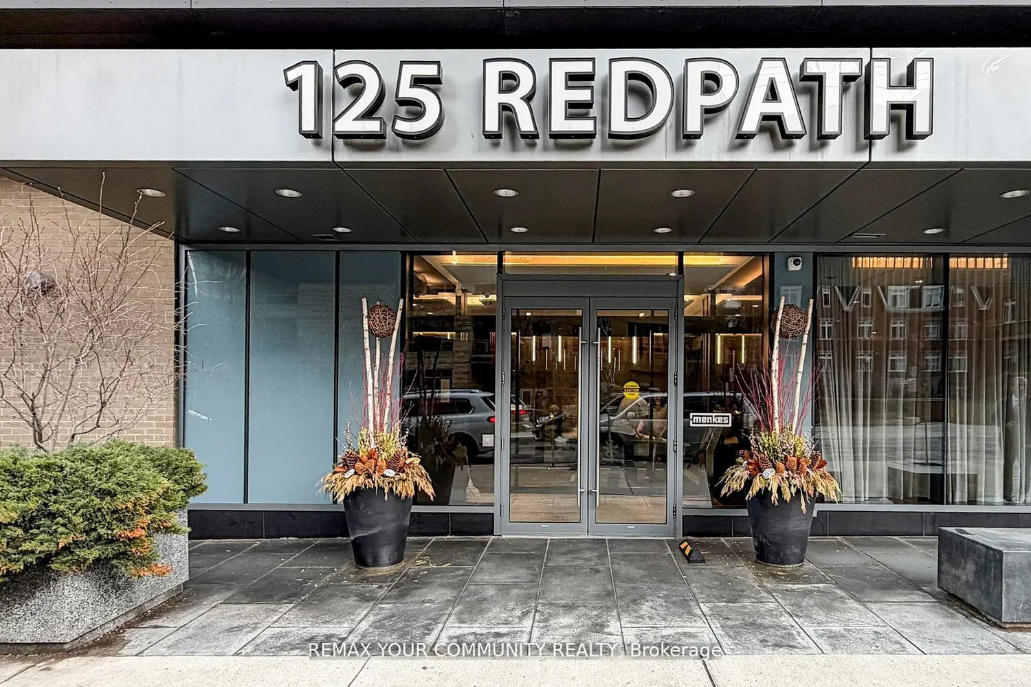 125 Redpath Avenue 1005 photo 2