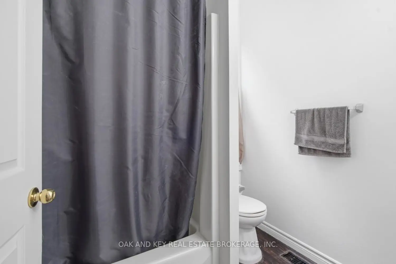 897 Elias Street photo 5