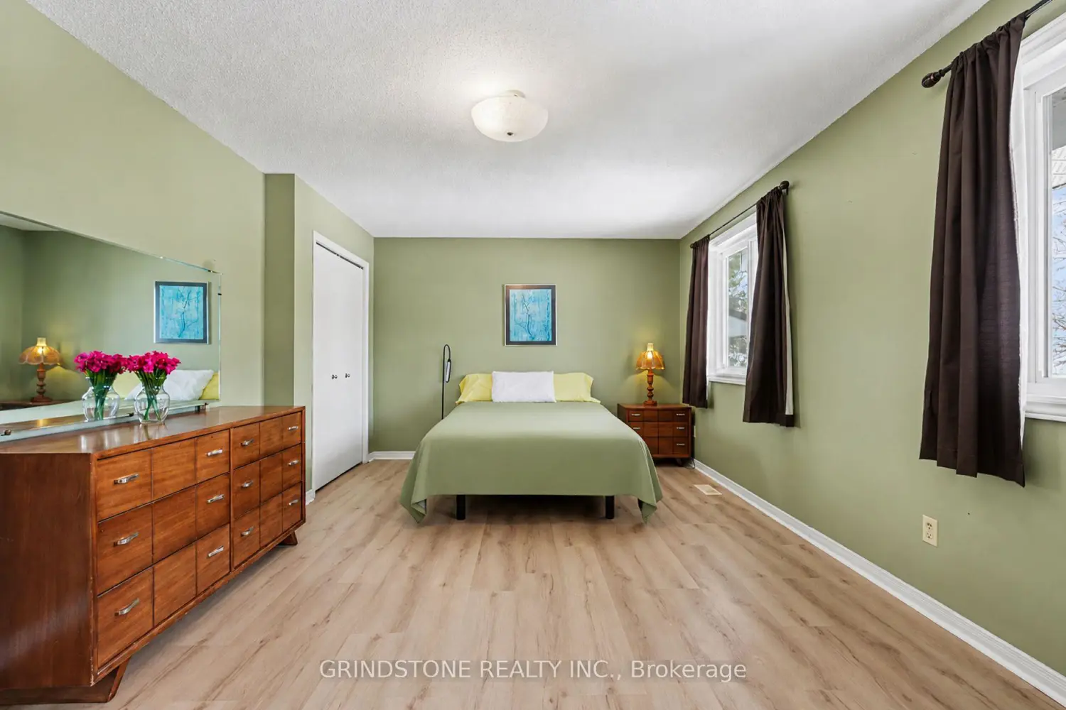 319 Riverwood Drive photo 5