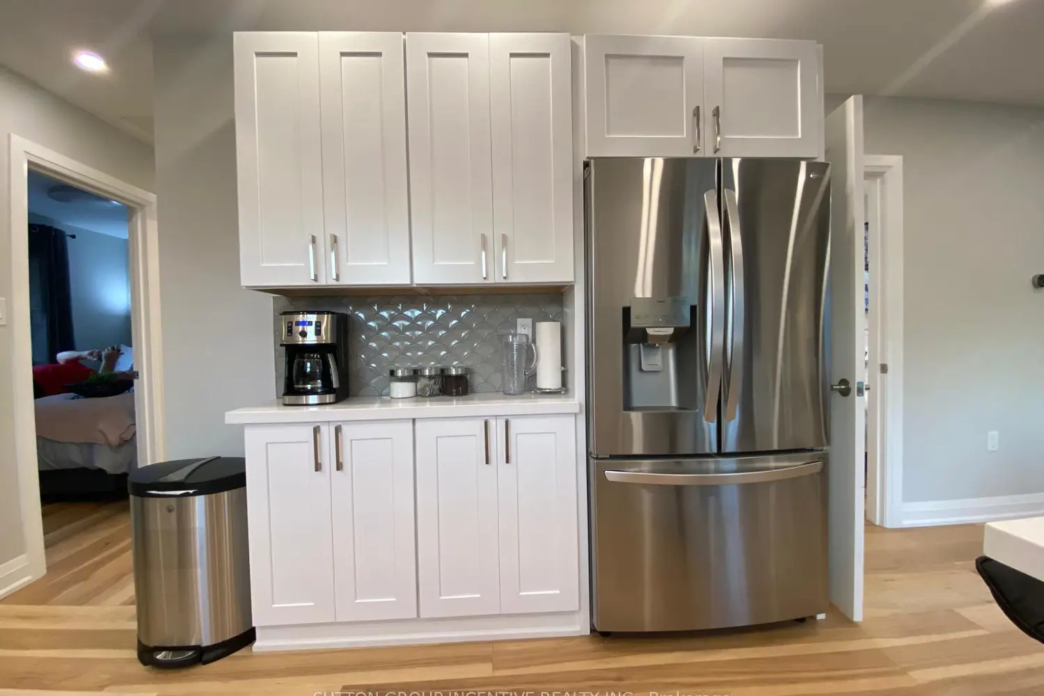 5151 Kitchener Street photo 2
