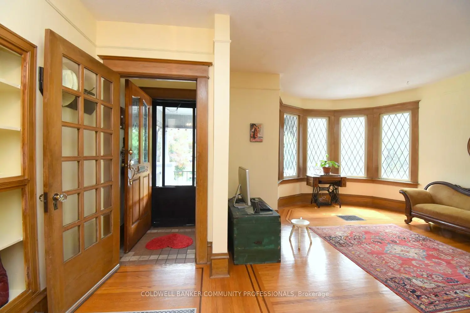 28 St Clair Avenue photo 4