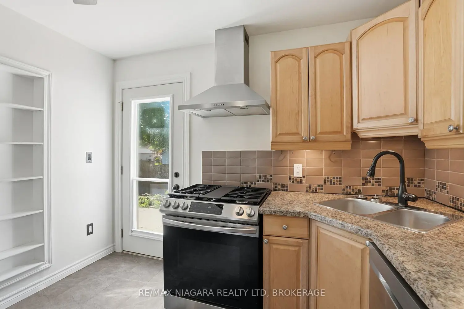 179 Murdock Avenue photo 4