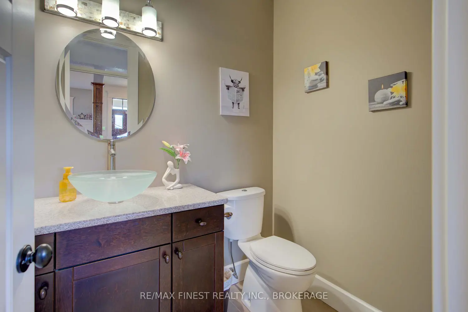 64 Tessa Boulevard photo 5