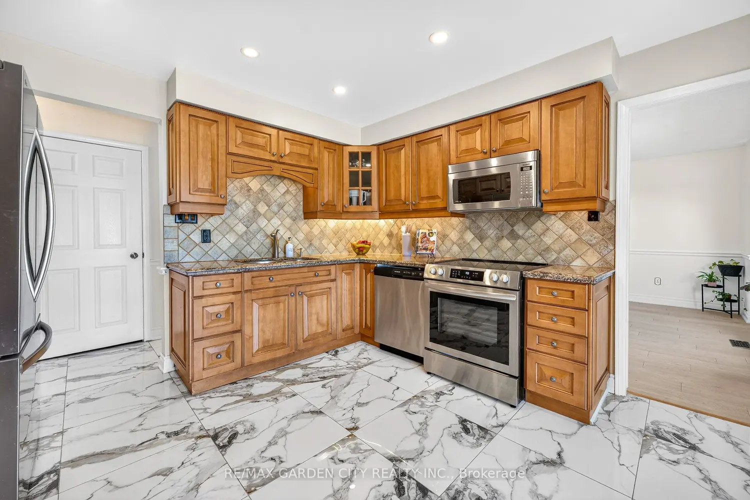 15 Cheval Drive photo 4