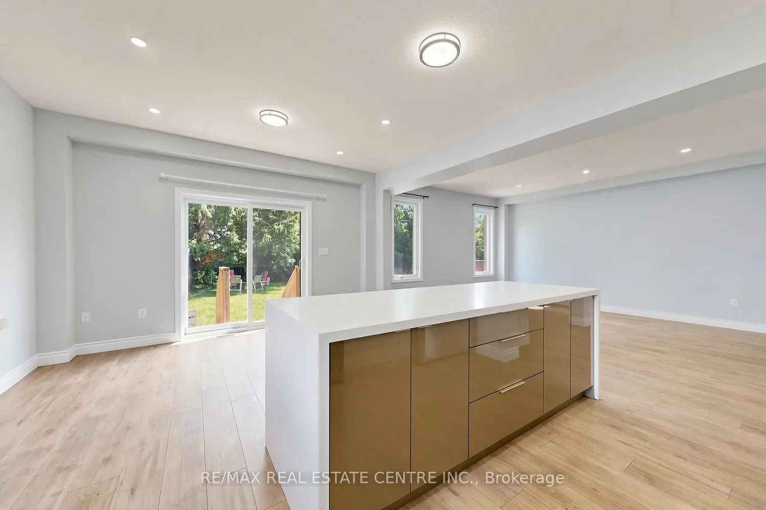 149 Ballantyne Avenue photo 5