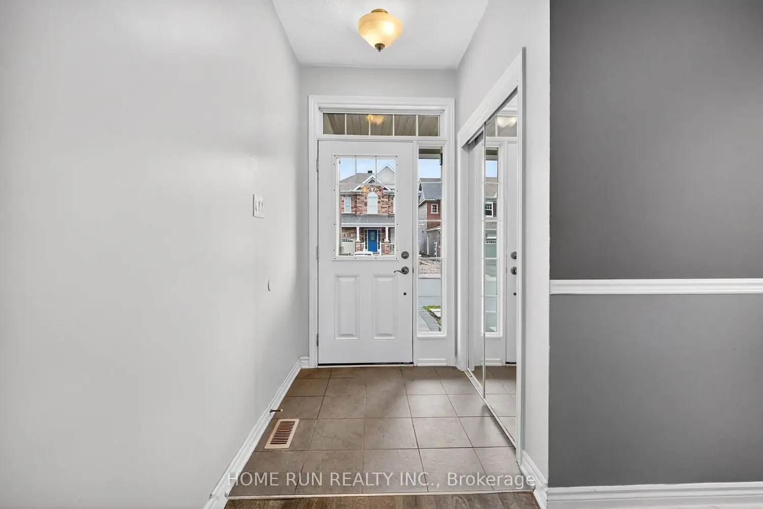 351 Gallantry Way photo 2