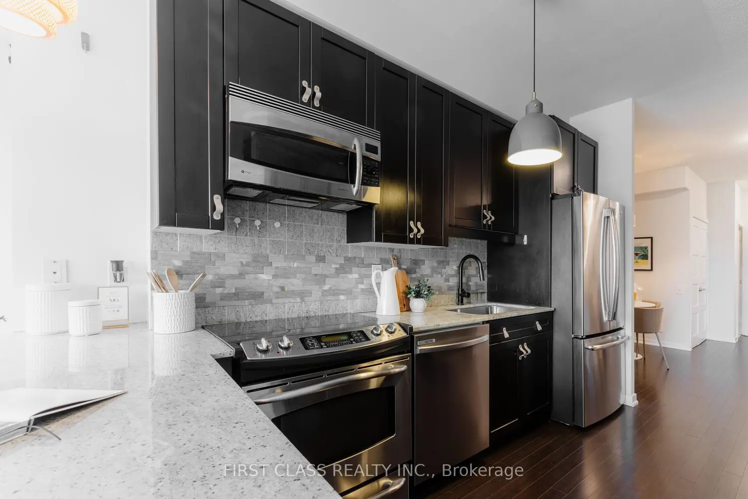 30 Canterbury Place 305 photo 4