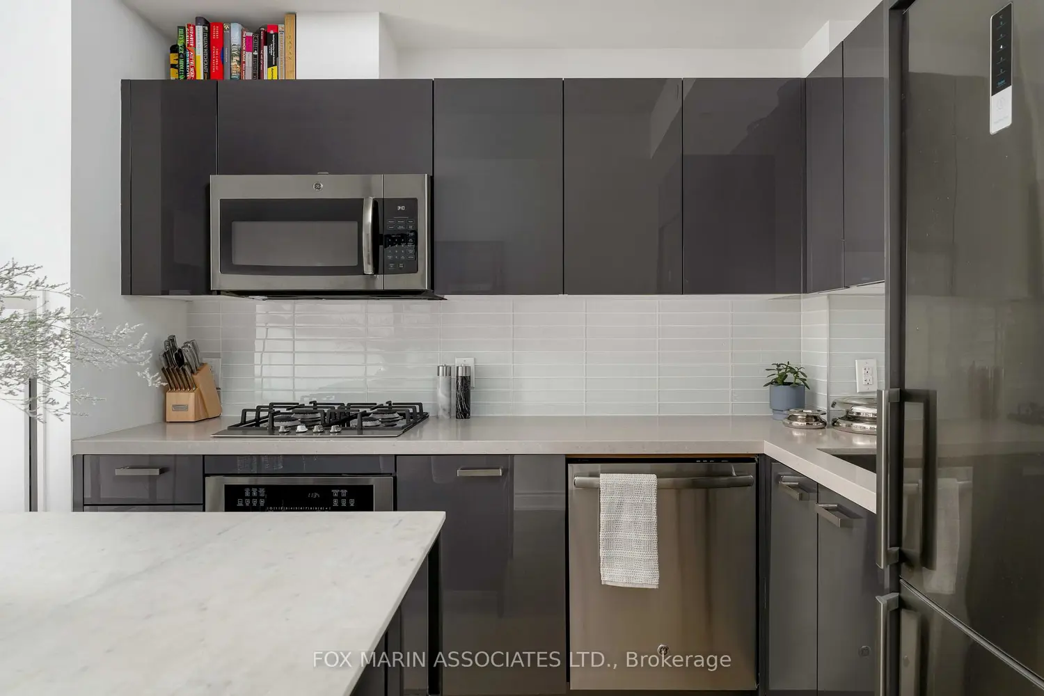 608 Richmond Street 404 photo 5