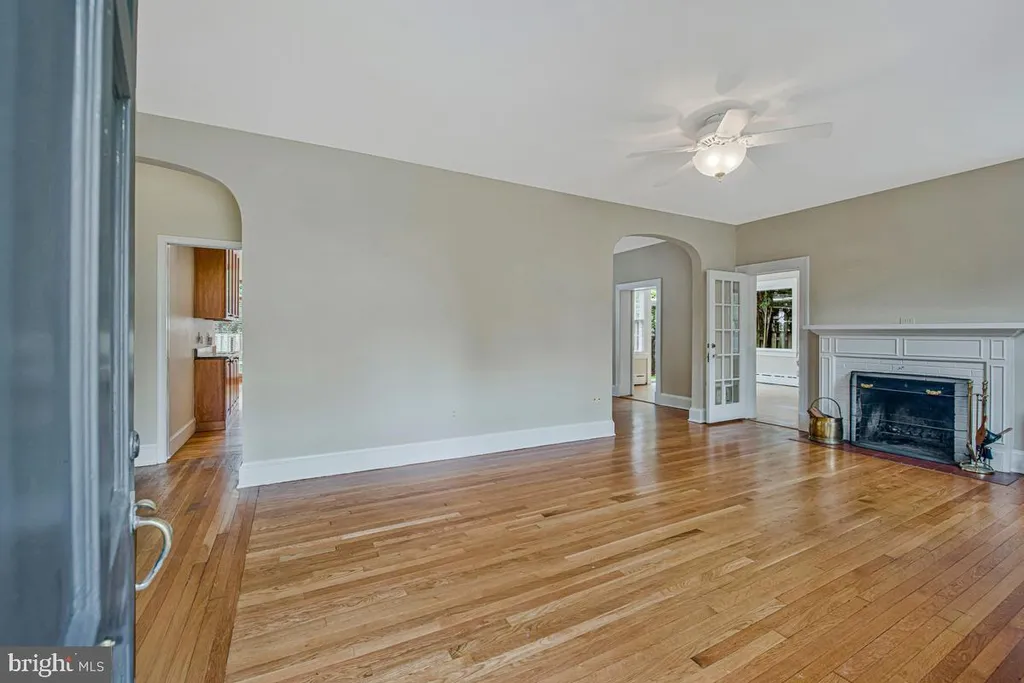 115 Lucas Lane, Bethesda, MD 20814 photo 4