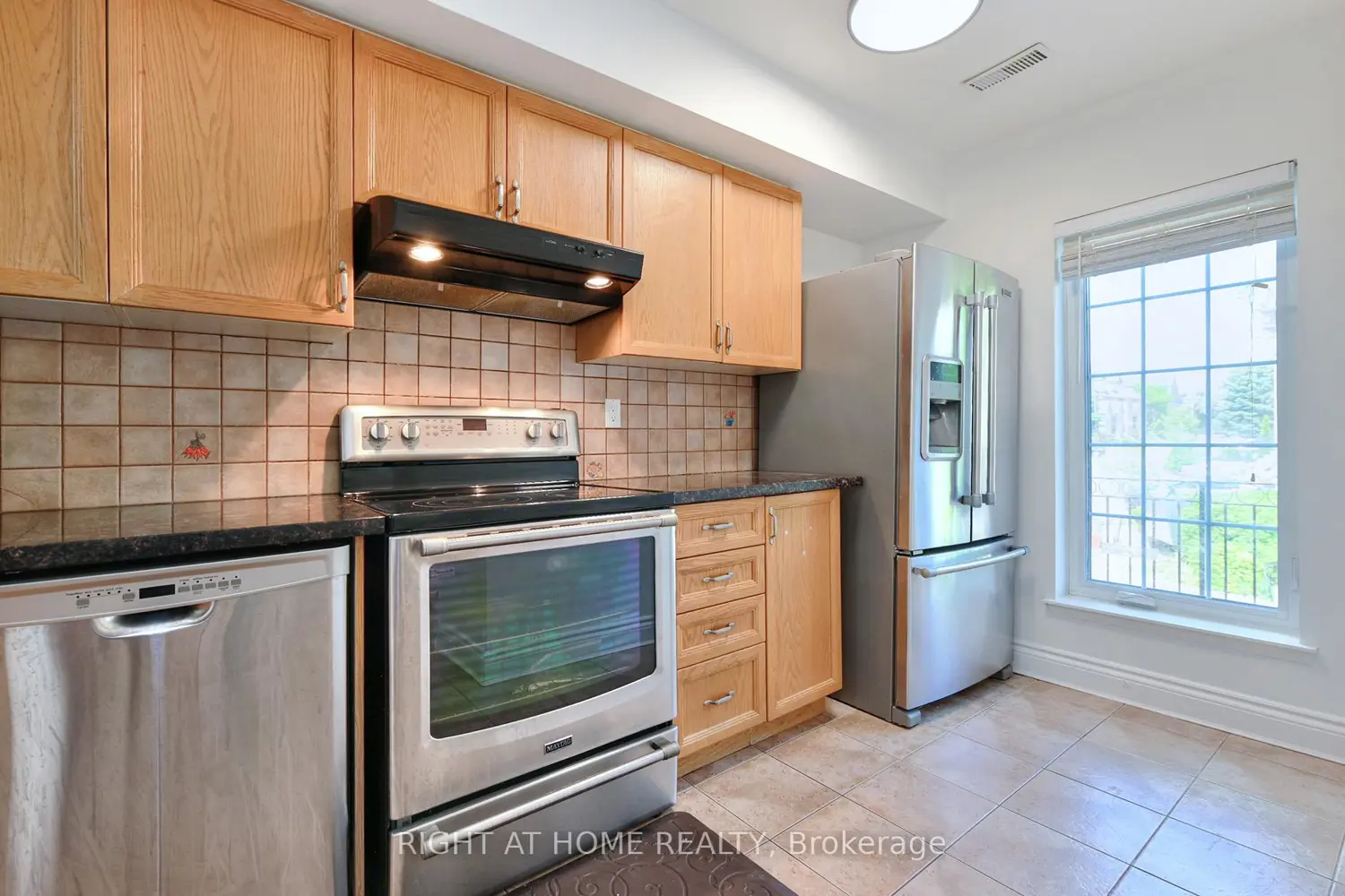 80 Strathaven Drive 35 photo 5