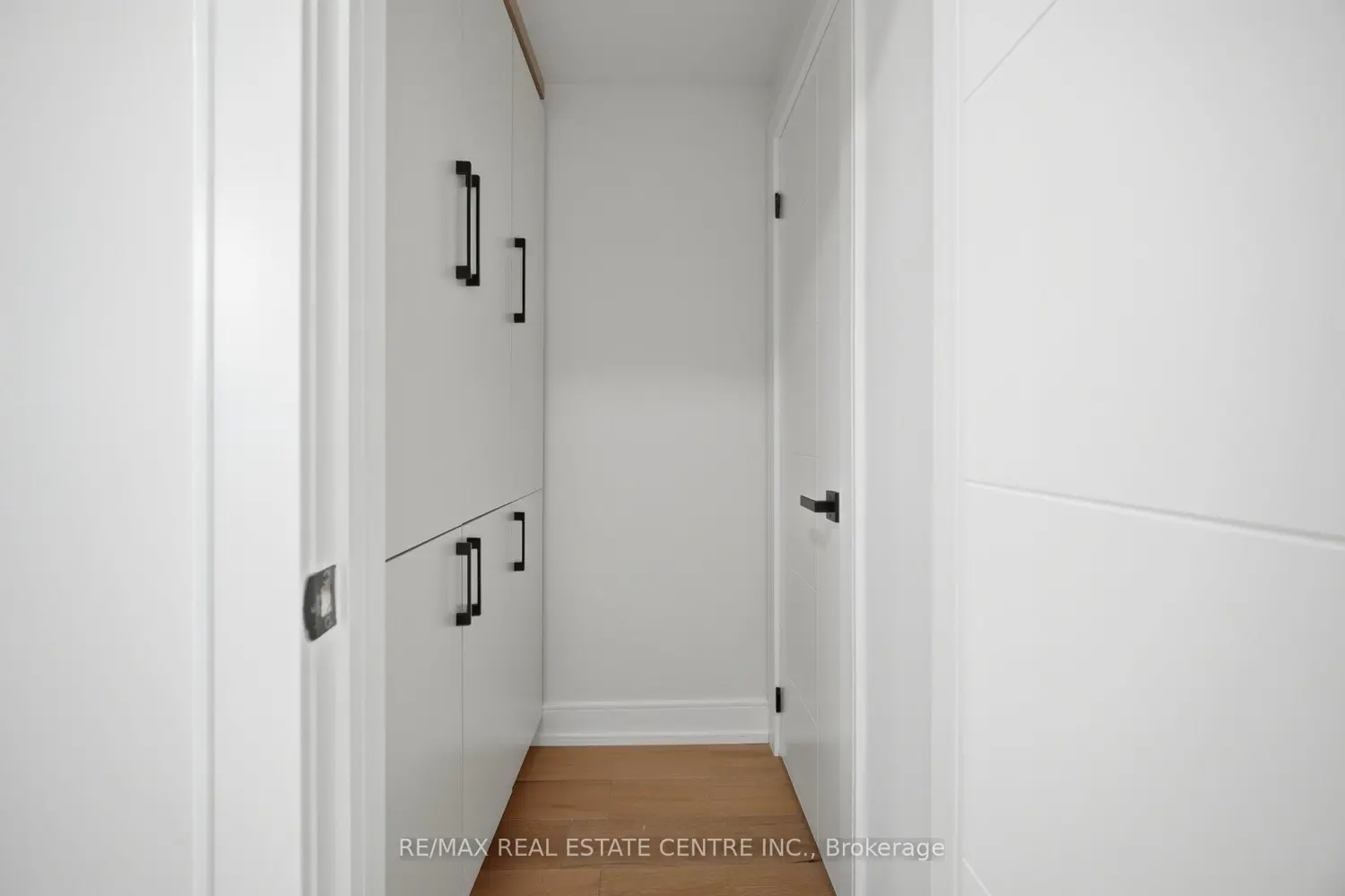 109 Glencrest Boulevard photo 3