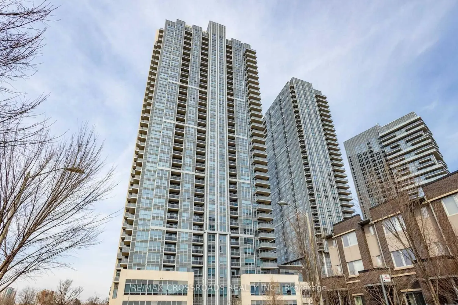 275 Village Green Square 525