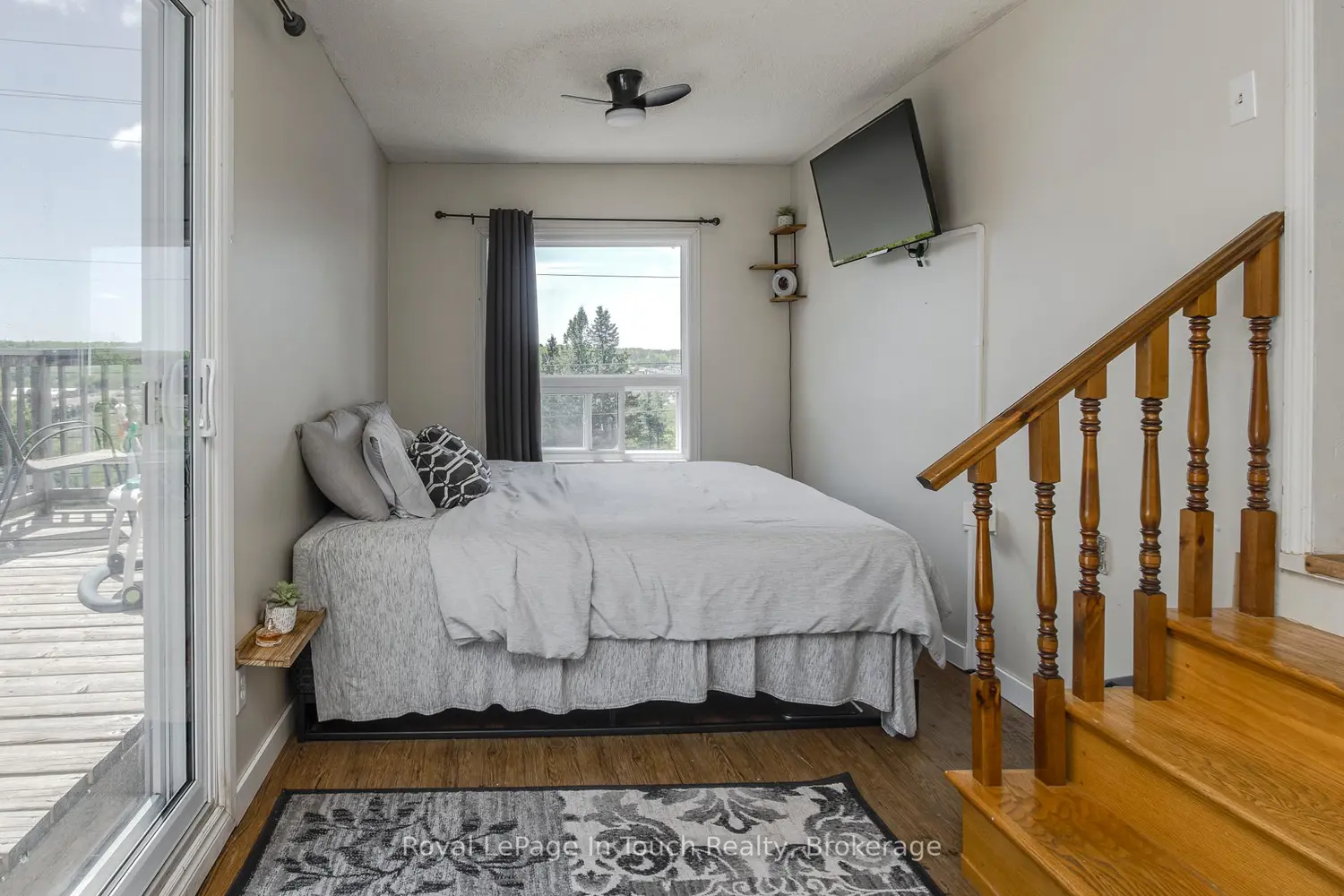 477 Murray Road photo 2