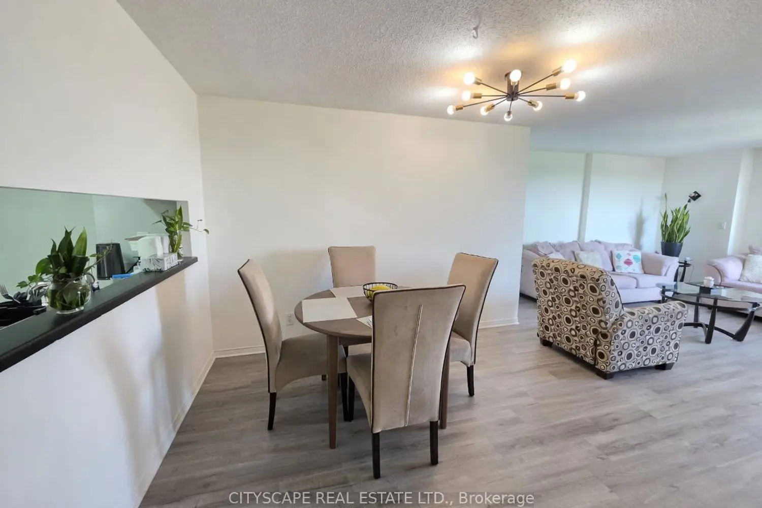 90 Dale Avenue 502 photo 4