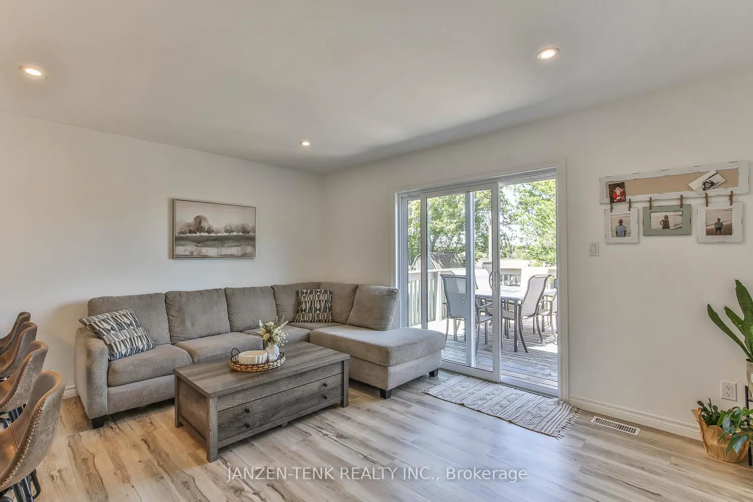 22 Beckett Boulevard photo 5