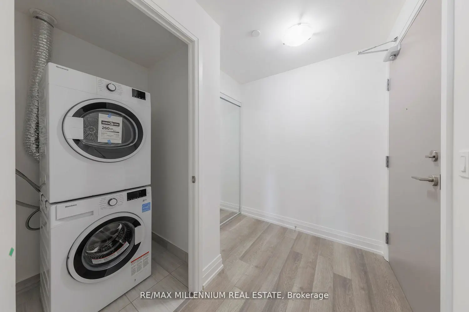 3121 Sheppard Avenue photo 4