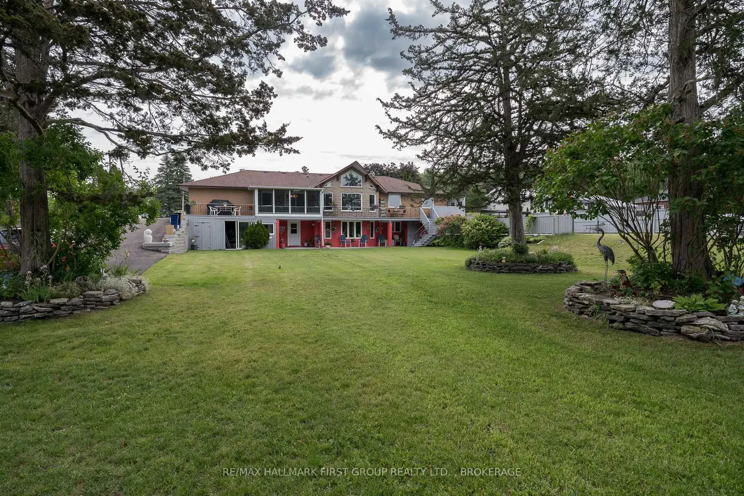 195 Riverside Parkway