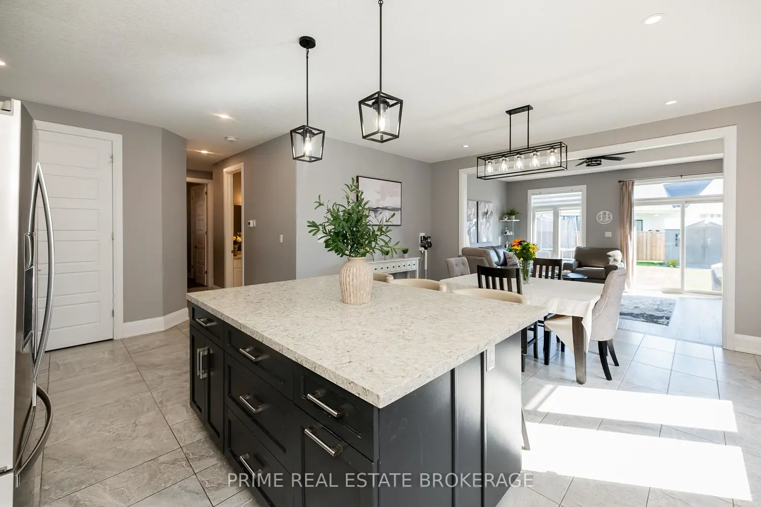 225 Leitch Street photo 3