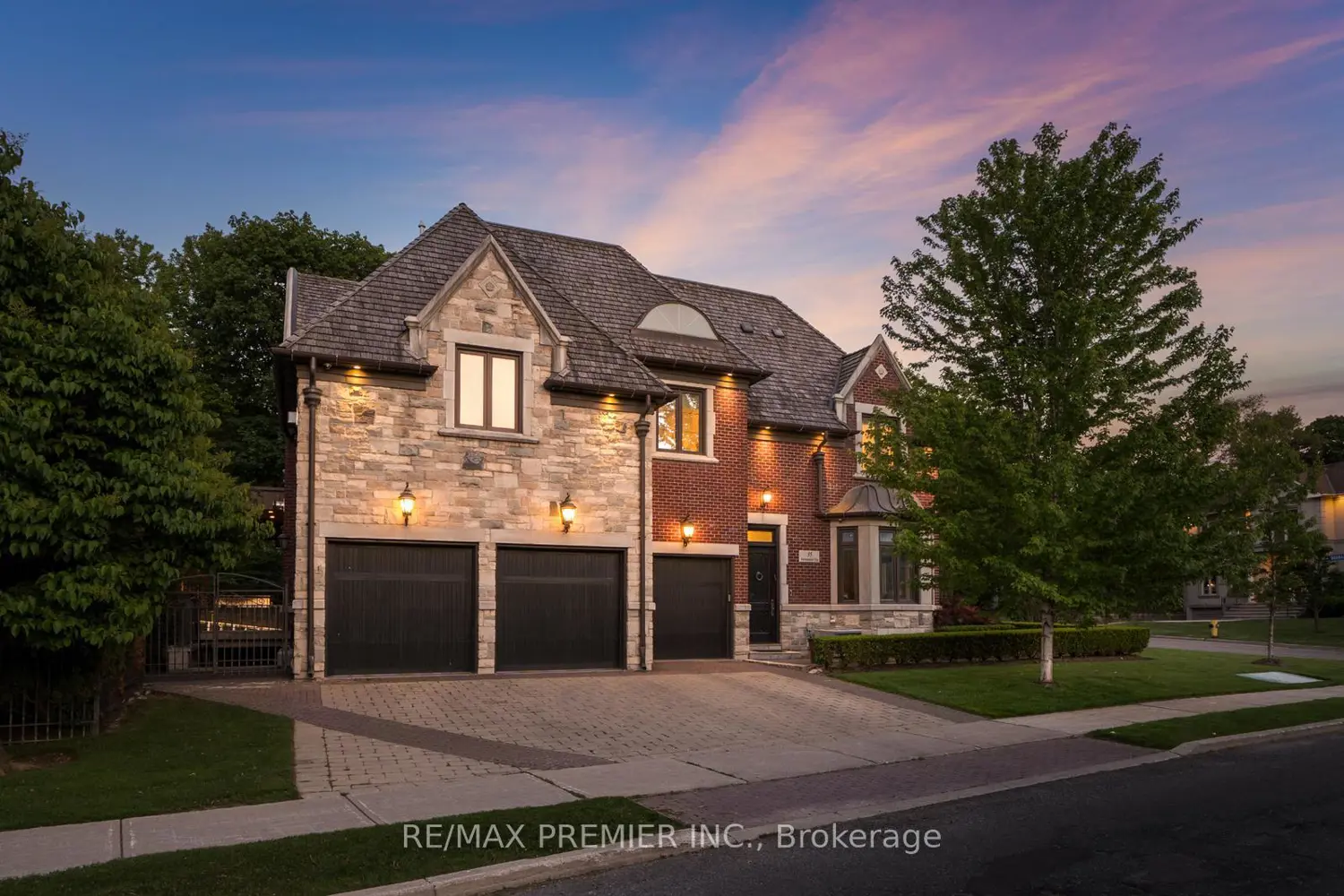 35 Normandale Crescent