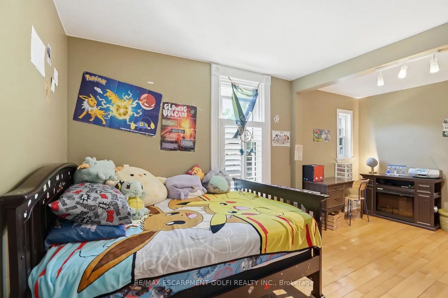 86 Oak Street photo 5
