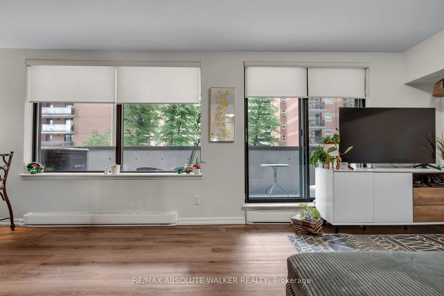 470 Laurier Avenue 201 photo 3