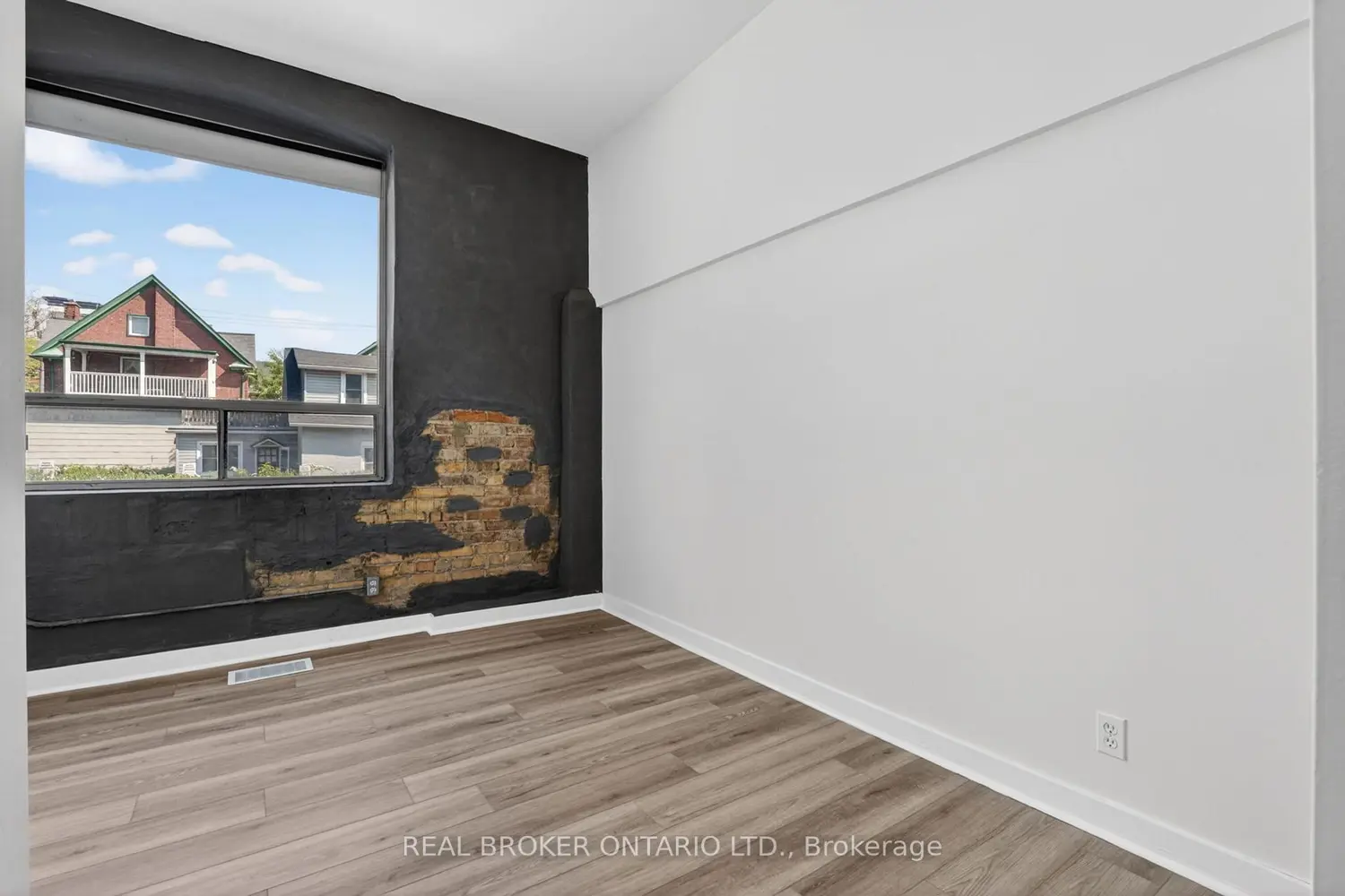 12 Bridgeport Road 9 photo 5