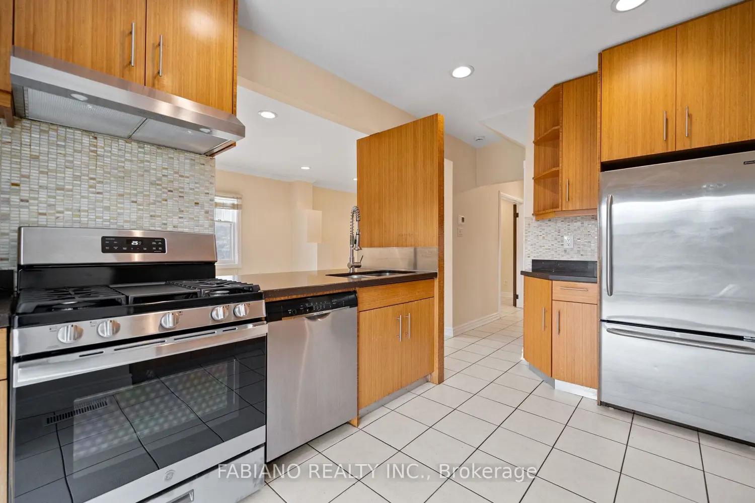 7872 - 7876 Kipling Avenue photo 5