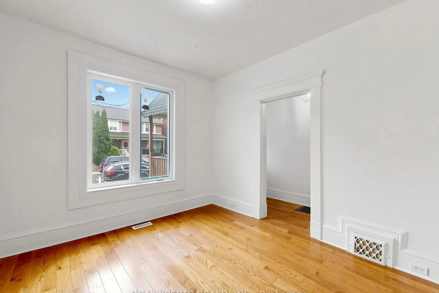 52 Laughton Avenue photo 2