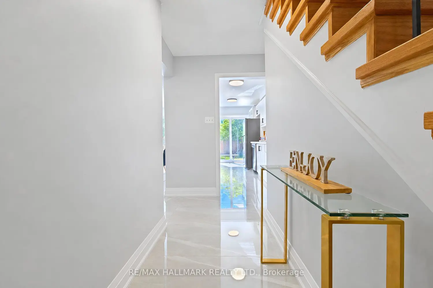 21 Penguin Lane photo 2