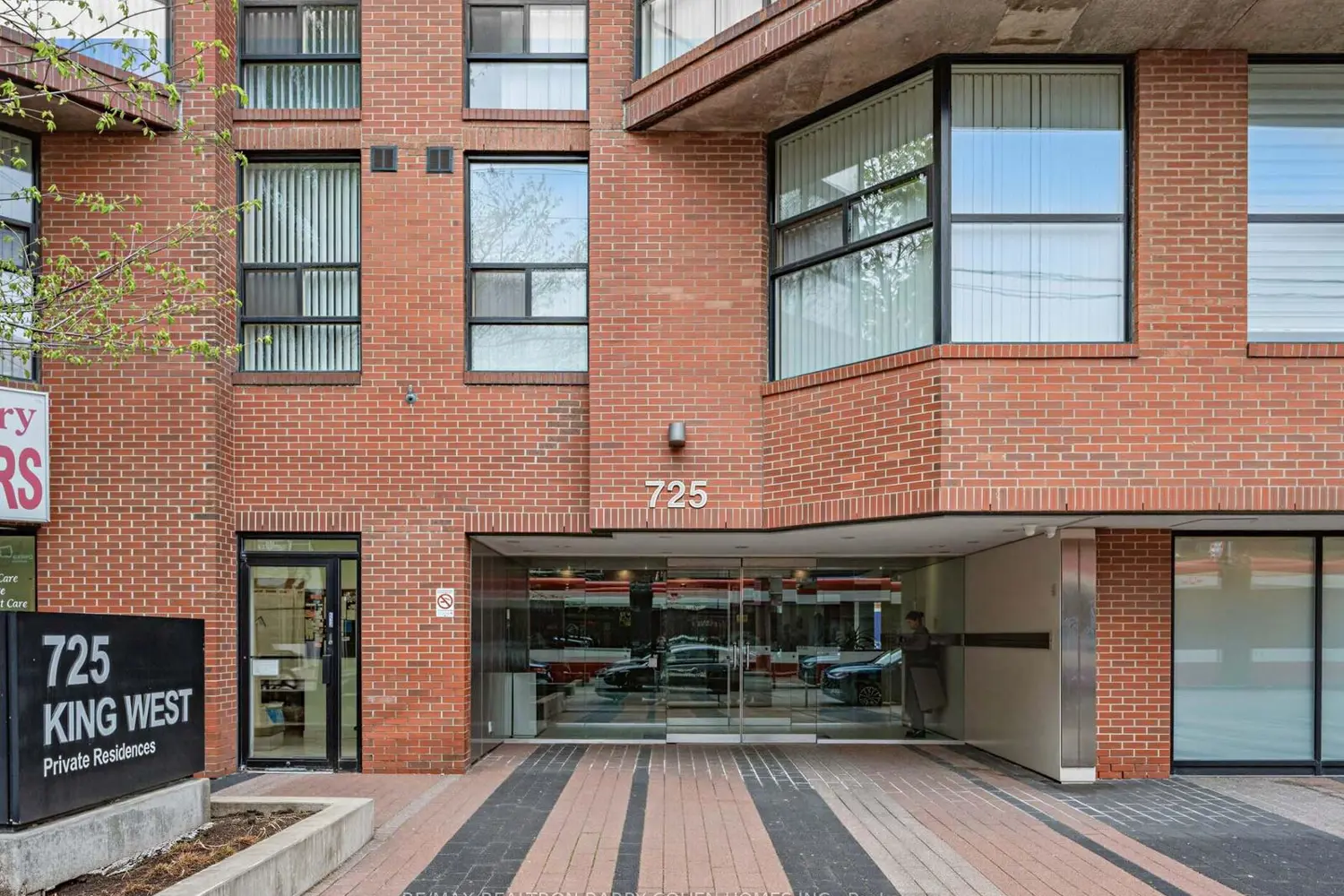 725 King Street 303 photo 2