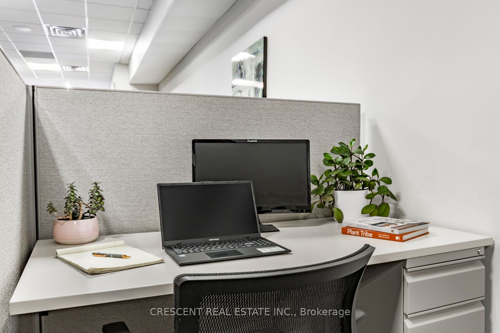 Cubicle 4-347 Jane Street, Toronto, ON, M6S 3Z3