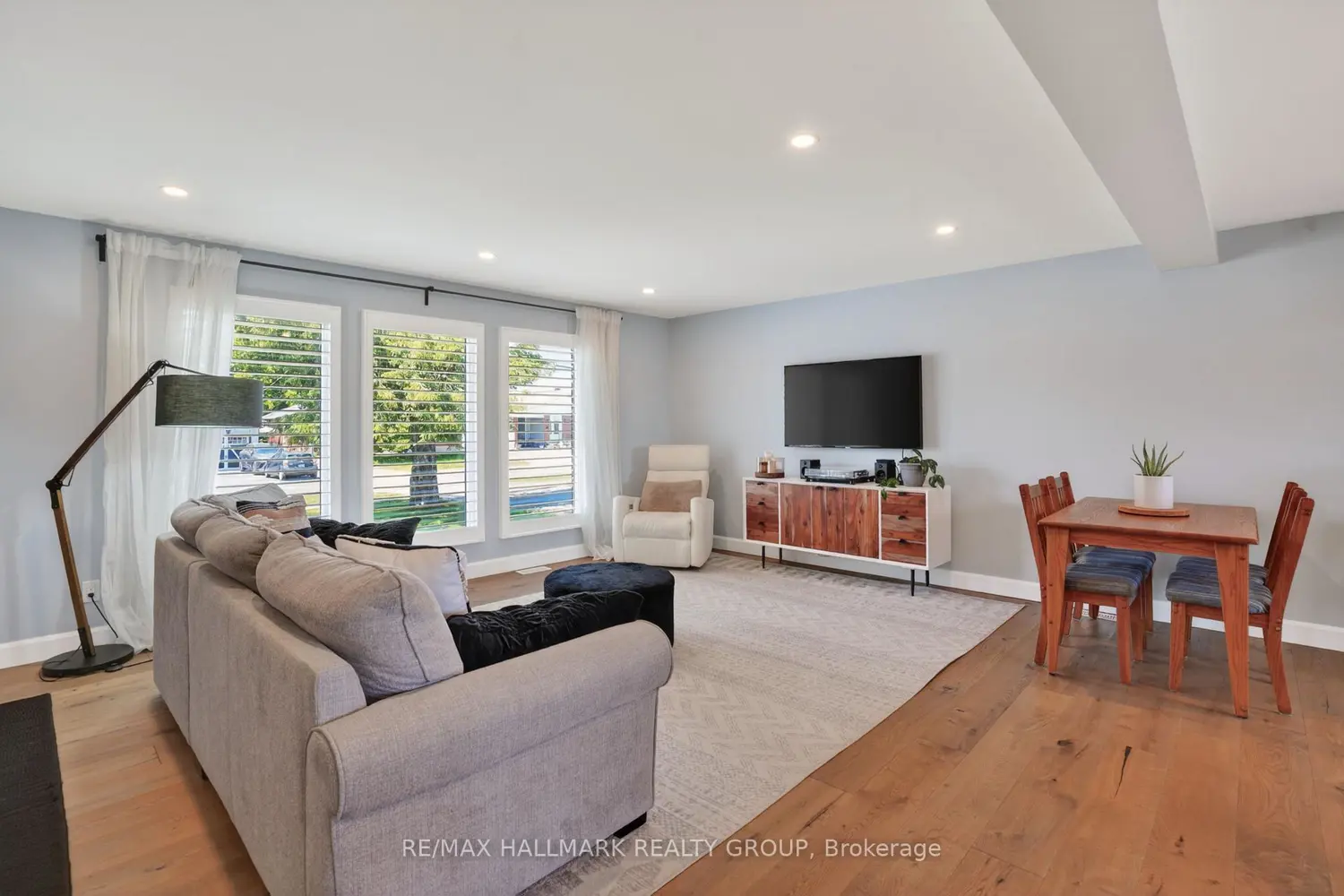 1583 Maxime Street photo 4