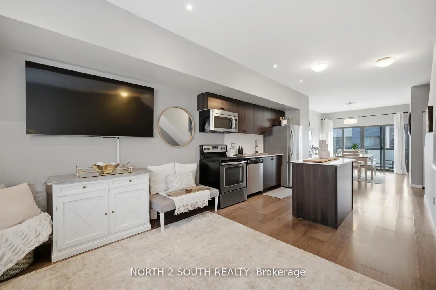 369 Essa Road 48 photo 5