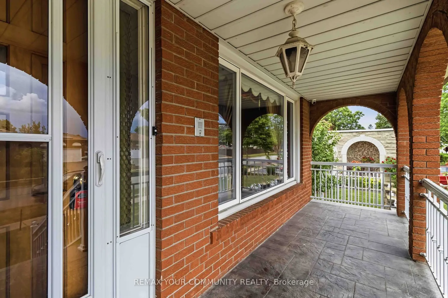 17 Harris Crescent photo 5