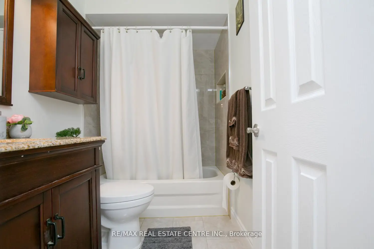 1 Kirkwood Crescent photo 5