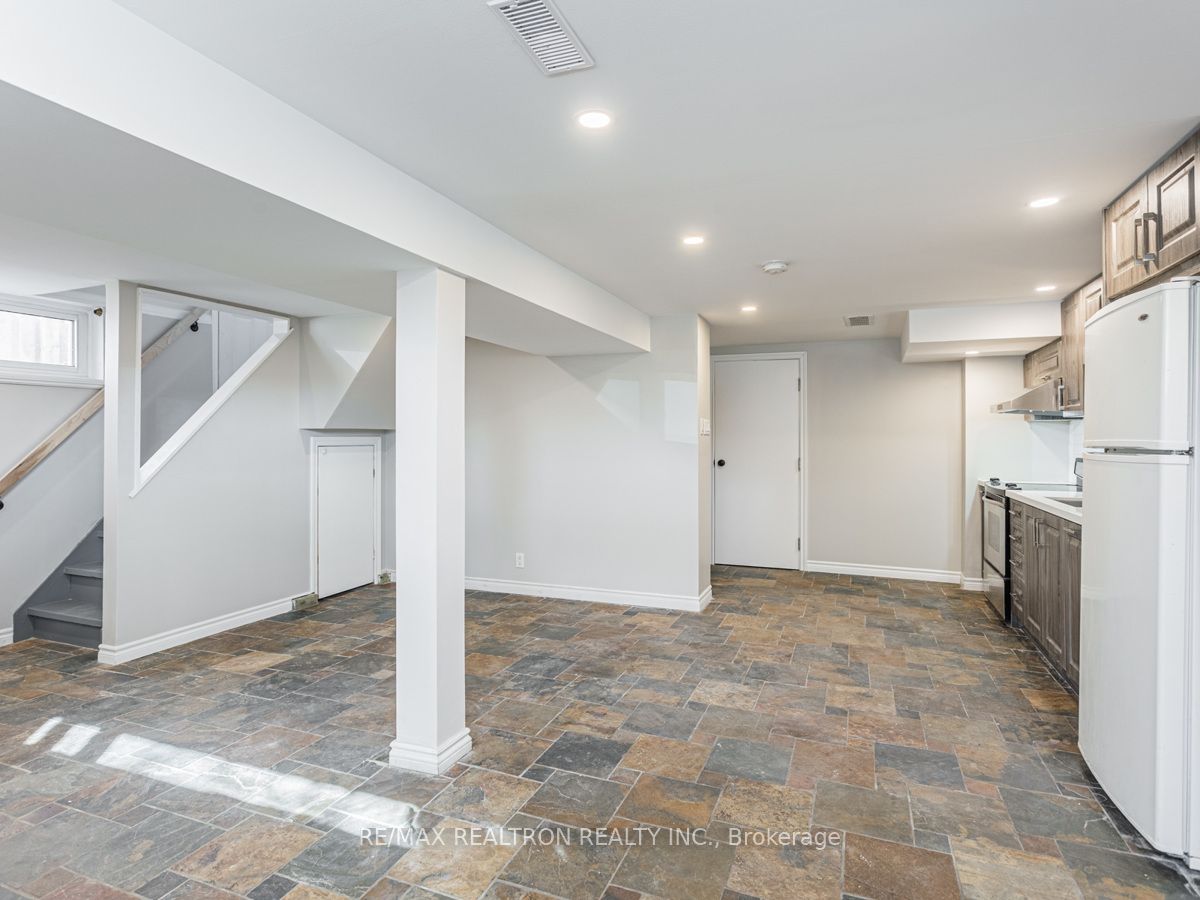 72B Dunning Avenue, Aurora, ON, L4G 1A3 photo 4